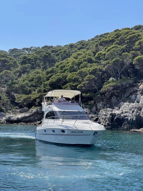 Galeon 330 Fly — Flybridge · 11 m