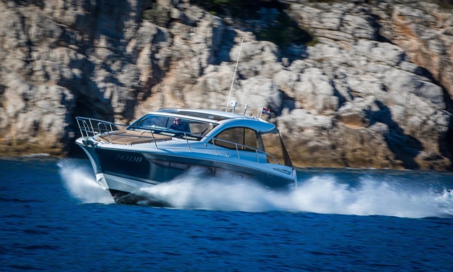Jeanneau Leader 10 — Motor yacht · 11 m