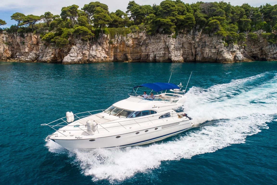 Malavi 55 — 17 m Flybridge Motor Yacht for 12 Guests — Luxury yacht · 17 m · 2 cabins